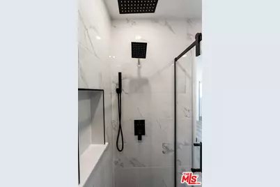 2500 Abbot Kinney Blvd #11, Venice, CA 90291 - Photo 9