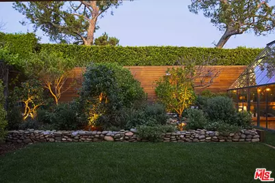 216 Notteargenta Rd, Pacific Palisades, CA 90272 - Photo 69