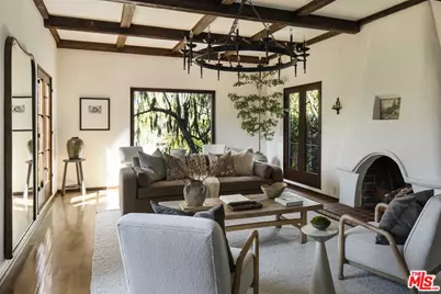 216 Notteargenta Rd, Pacific Palisades, CA 90272 - Photo 13