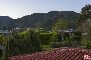 216 Notteargenta Rd, Pacific Palisades, CA 90272 - Photo 35
