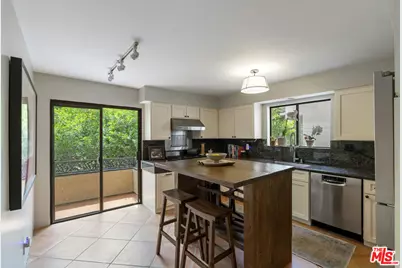 14560 Benefit St #206, Sherman Oaks, CA 91403 - Photo 13