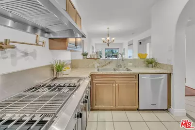 4805 Bellflower Ave #203, North Hollywood, CA 91601 - Photo 9