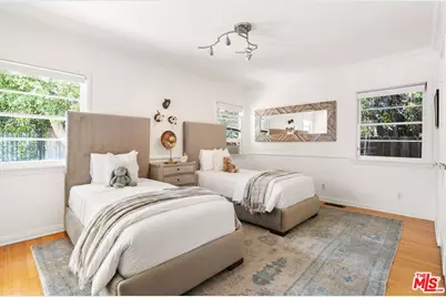 220 Beloit Ave, Los Angeles, CA 90049 - Photo 23
