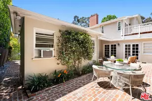 220 Beloit Ave, Los Angeles, CA 90049 - Photo 29