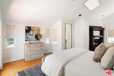 220 Beloit Ave, Los Angeles, CA 90049 - Photo 13