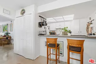 906 N Doheny Dr, West Hollywood, CA 90069 - Photo 9