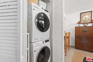 906 N Doheny Dr, West Hollywood, CA 90069 - Photo 23