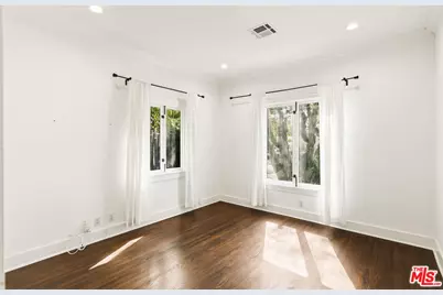 524 N Kilkea Dr, Los Angeles, CA 90048 - Photo 19