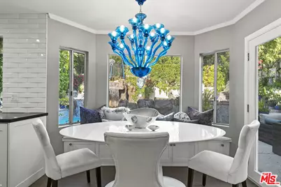 5176 Don Pio Dr, Woodland Hills, CA 91364 - Photo 9