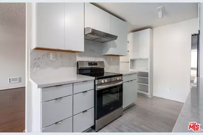 6050 Canterbury Dr #E214, Culver City, CA 90230 - Photo 5