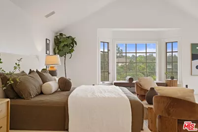 9315 Beverly Crest Dr, Beverly Hills, CA 90210 - Photo 29