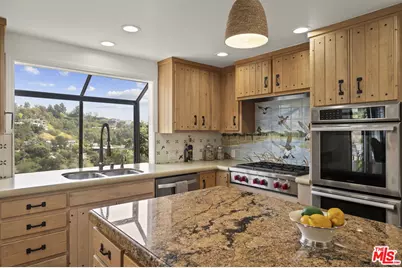 1052 N Kenter Ave, Los Angeles, CA 90049 - Photo 11
