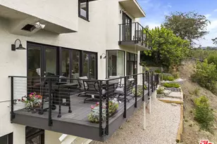 1052 N Kenter Ave, Los Angeles, CA 90049 - Photo 25