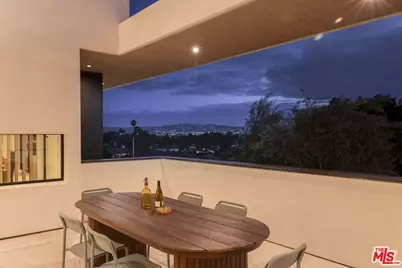 5208 Sanchez Dr, Los Angeles, CA 90008 - Photo 21