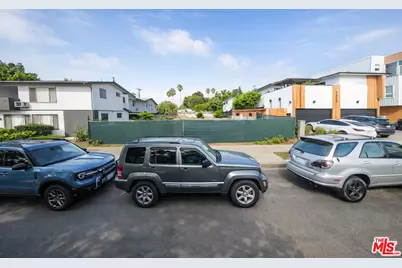 1341 N Stanley Ave, Los Angeles, CA 90046 - Photo 1