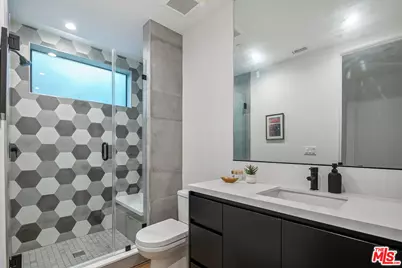 1037 Palms Blvd, Venice, CA 90291 - Photo 23