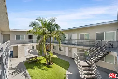 9910 S Village Dr, Inglewood, CA 90305 - Photo 3