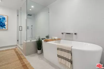 1046 Princeton Dr #105, Marina del Rey, CA 90292 - Photo 17