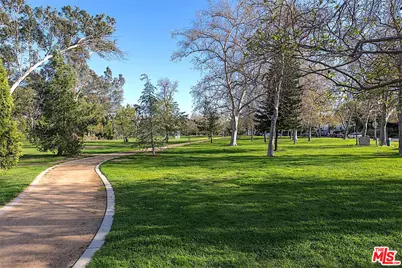 11642 Hartsook St, Valley Village, CA 91601 - Photo 65