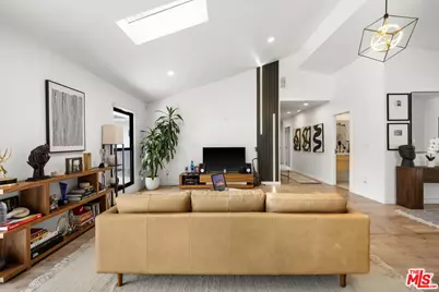 23110 Bigler St, Woodland Hills, CA 91364 - Photo 7
