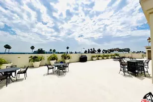 430 N Oakhurst Dr, Beverly Hills, CA 90210 - Photo 37