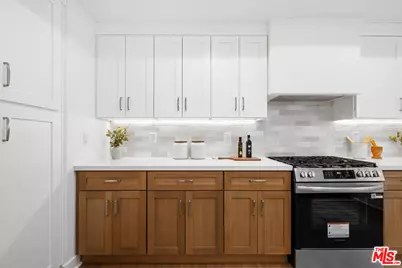 11115 Acama St #104, Studio City, CA 91602 - Photo 15
