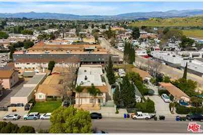 22607 14th St, Newhall, CA 91321 - Photo 1