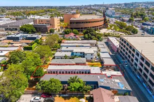 3427 S Bronson Ave, Los Angeles, CA 90018 - Photo 17