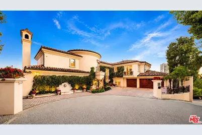 1260 St Ives Pl, Los Angeles, CA 90069 - Photo 1