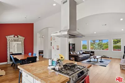 30429 Morning View Dr, Malibu, CA 90265 - Photo 13
