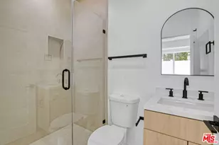 10828 Hesby St, North Hollywood, CA 91601 - Photo 27