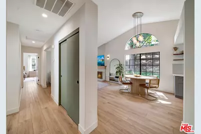 15724 Kenneth Pl, Canyon Country, CA 91387 - Photo 17