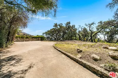 3172 Rubio Canyon Rd, Altadena, CA 91001 - Photo 5