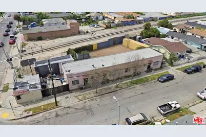 1570 E 110th St, Los Angeles, CA 90059 - Photo 17
