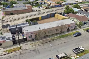 1570 E 110th St, Los Angeles, CA 90059 - Photo 17