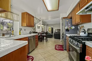28281 Timothy Dr, Santa Clarita, CA 91350 - Photo 17