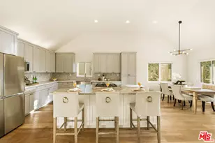 1026 S Windsor Blvd, Los Angeles, CA 90019 - Photo 19