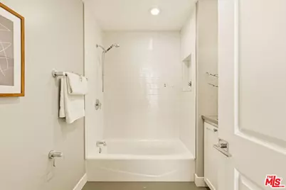 1026 S Windsor Blvd, Los Angeles, CA 90019 - Photo 35