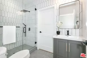 732 N Cherokee Ave, Los Angeles, CA 90038 - Photo 9