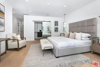 732 N Cherokee Ave, Los Angeles, CA 90038 - Photo 11