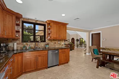3645 Longview Valley Rd, Sherman Oaks, CA 91423 - Photo 11