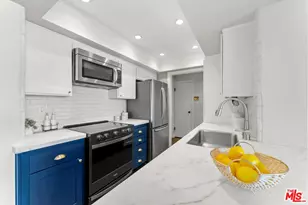 906 N Doheny Dr, West Hollywood, CA 90069 - Photo 11