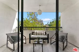 906 N Doheny Dr, West Hollywood, CA 90069 - Photo 3