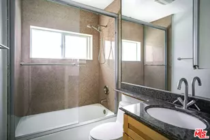 3061 W 12th Pl, Los Angeles, CA 90006 - Photo 31