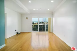 3061 W 12th Pl, Los Angeles, CA 90006 - Photo 7