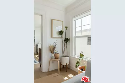 1640 S Gramercy Pl, Los Angeles, CA 90019 - Photo 11