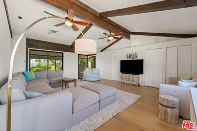 14677 Yerba Buena Rd, Malibu, CA 90265 - Photo 9