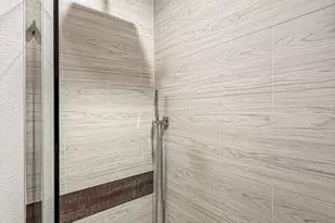 3025 Edgehill Dr, Los Angeles, CA 90018 - Photo 29