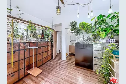 3025 Edgehill Dr, Los Angeles, CA 90018 - Photo 27