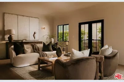 580 N Beachwood Dr, Los Angeles, CA 90004 - Photo 3